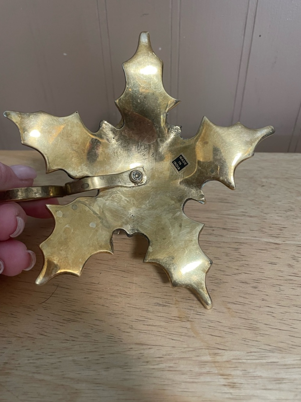 Collection of 4 solid brass taper candle holders, 2 stands, 1 leaf. I heart swan - Picture 10 of 12